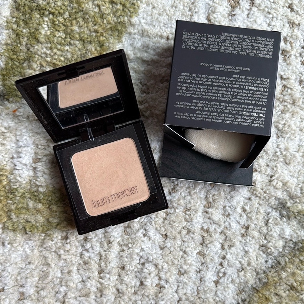 Laura Mercier Foundation Powder